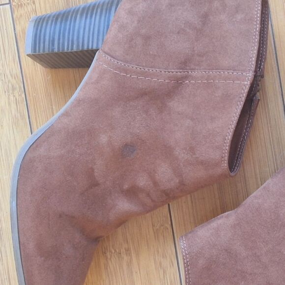 Old Navy Vegan Suede Block Heel Booties size 8 Zip Ankle Boots Brown - Picture 15 of 16